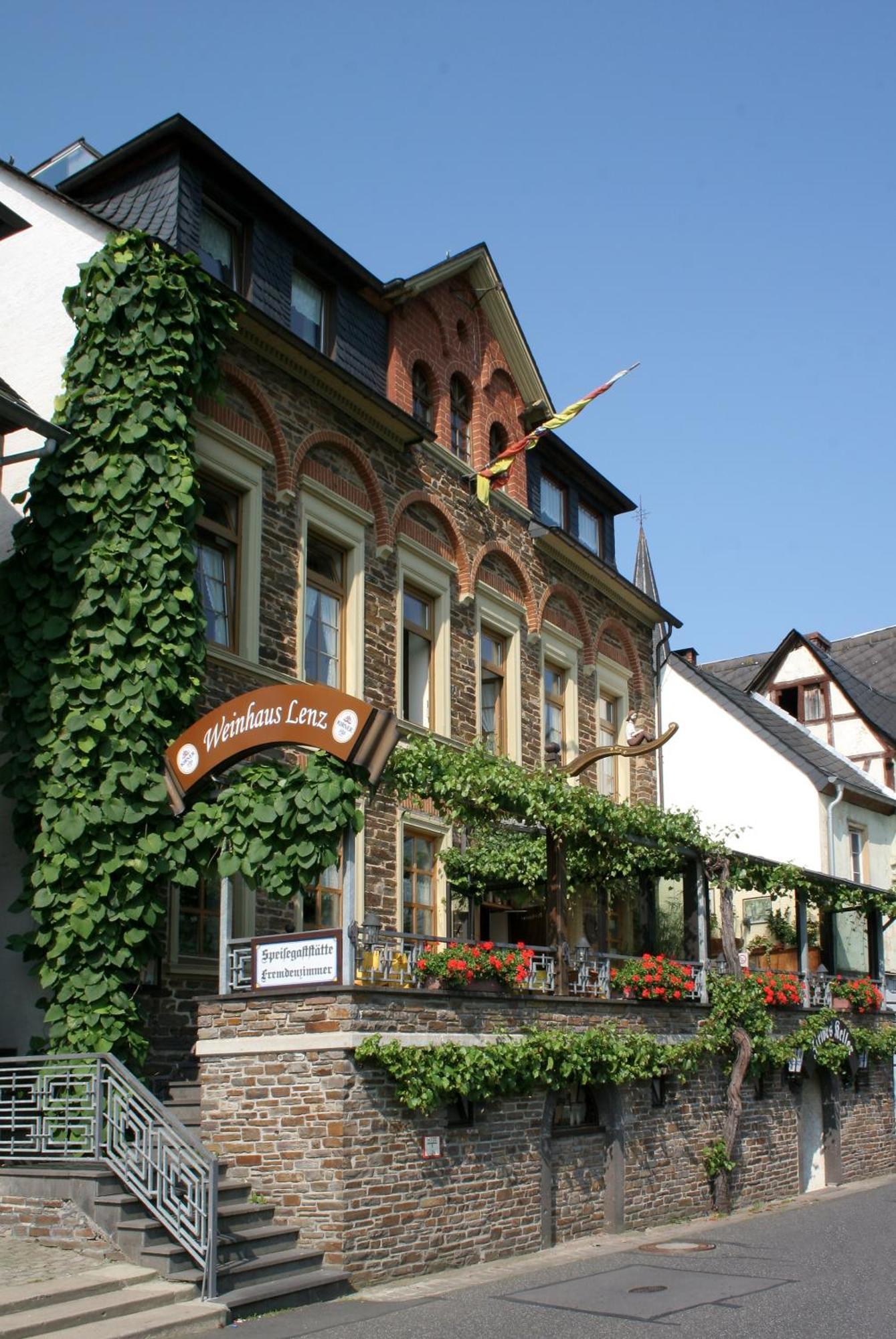Готель Weinhaus Lenz Briedern Екстер'єр фото